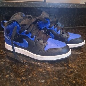 Kids Jordan 1 size 2.5y